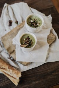 Velouté de fane de radis et céleris branche - Aswildchild par Camille